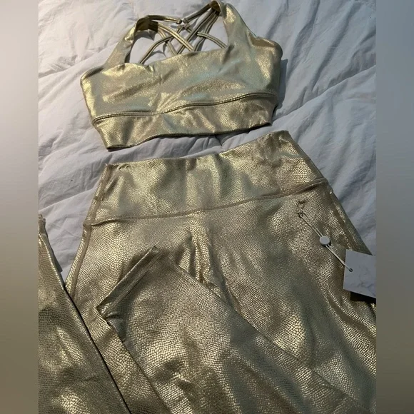 BuffBunny Matching Workout Set NWT - Picture 2 of 6